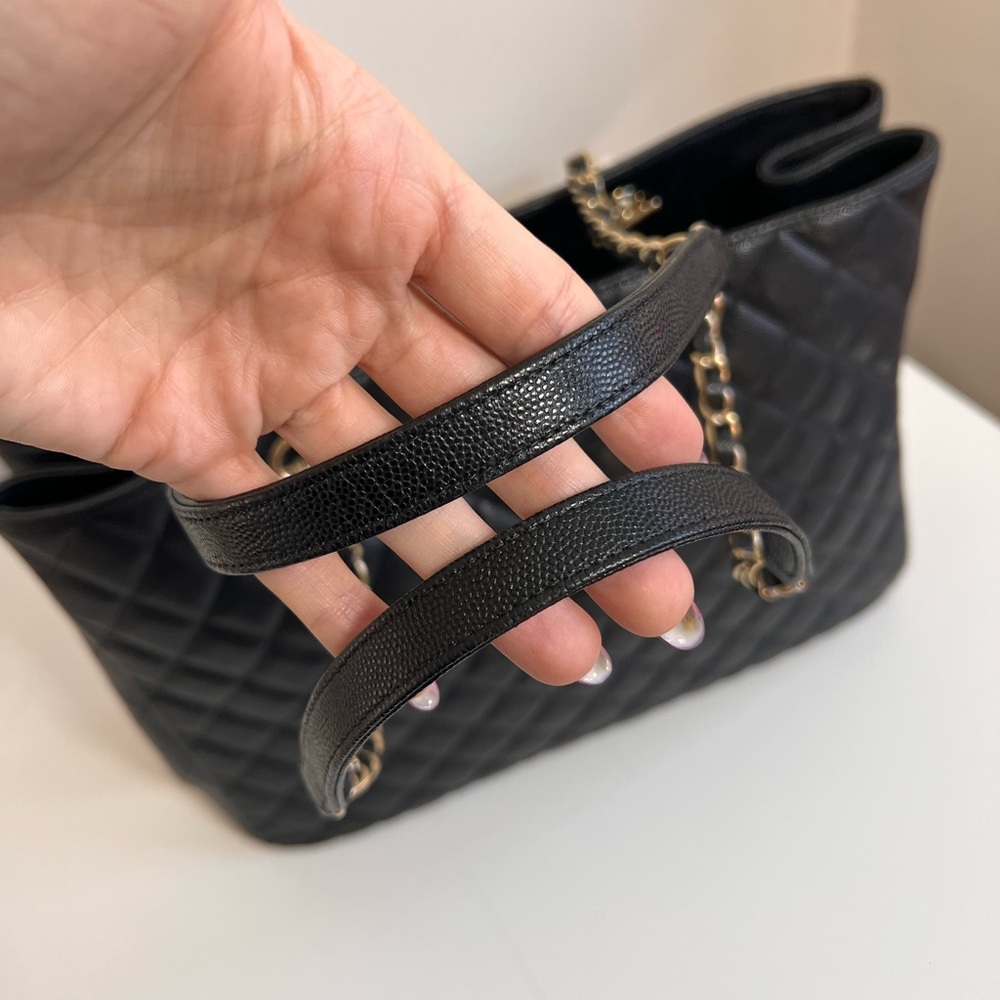 Chanel Timeless Caviar Leather Classic Tote - Picture 8 of 16